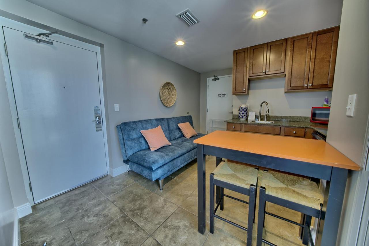 Sterling Breeze - Cozy Beachfront One Bedroom Condo Panama City Beach Exteriör bild